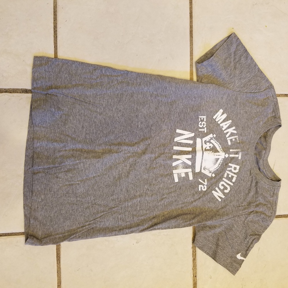 Nike tshirt